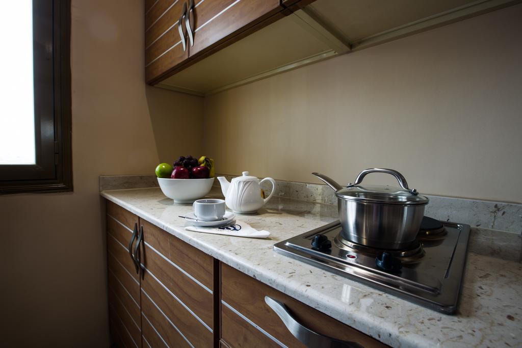 Sara Plaza (Adults Only) Aparthotel Kuwait City ภายนอก รูปภาพ