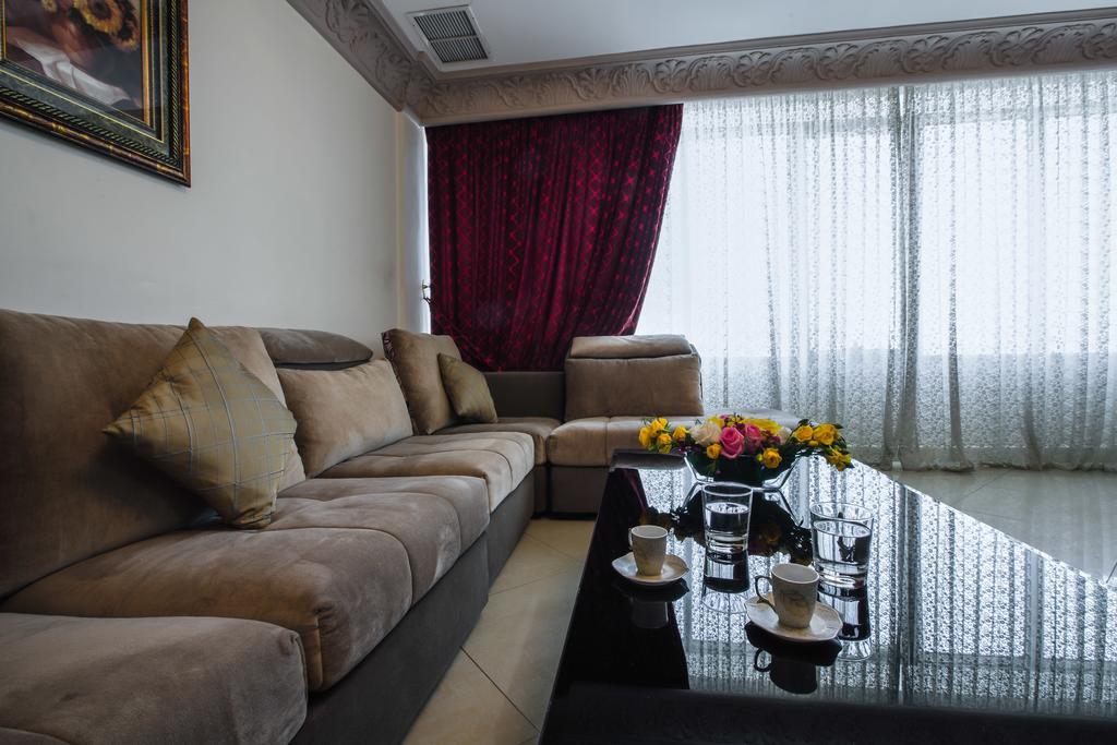 Sara Plaza (Adults Only) Aparthotel Kuwait City ภายนอก รูปภาพ