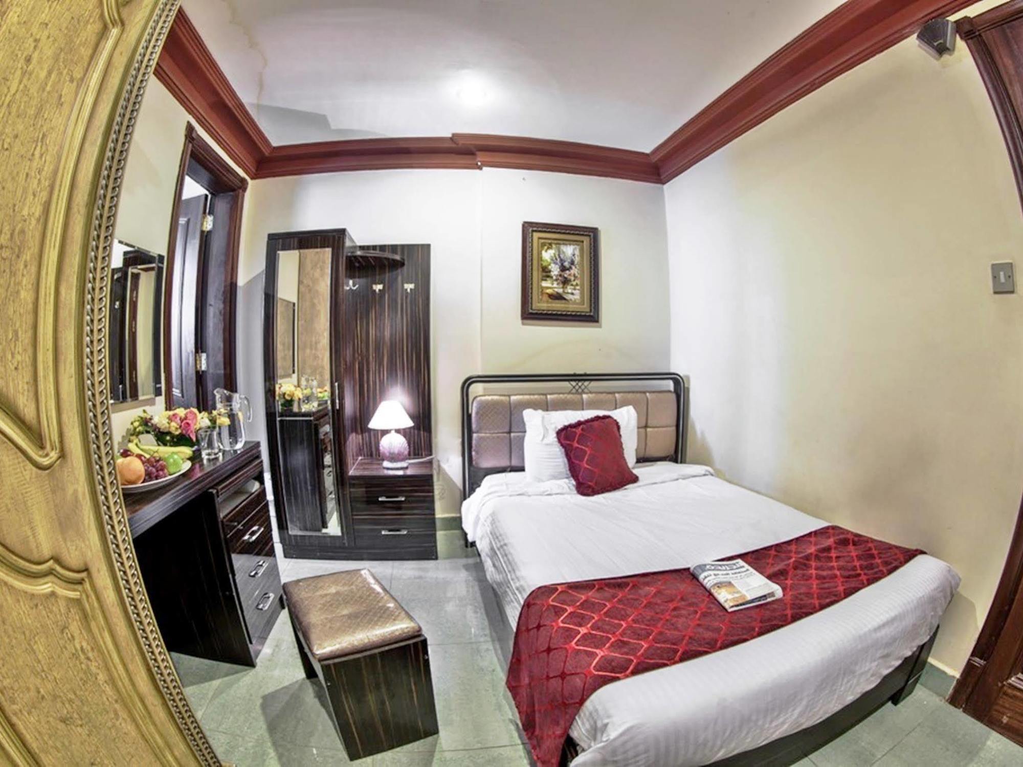 Sara Plaza (Adults Only) Aparthotel Kuwait City ภายนอก รูปภาพ